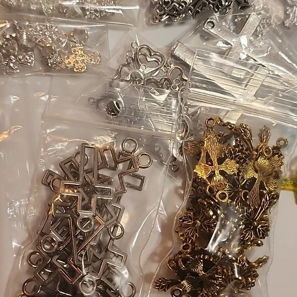 Lot Of Crosses💐🌸⚘️L@@K Pls - Picture 4 of 8